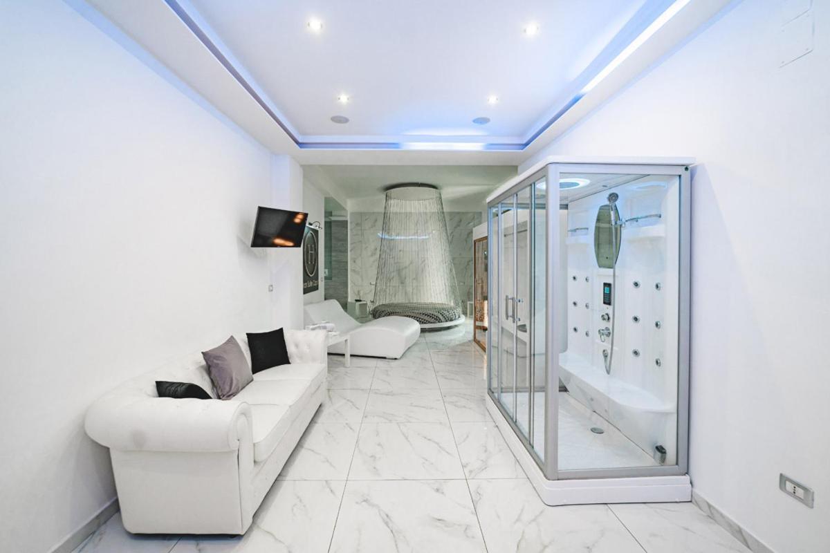 Capri Spa Hotel คาโซริอา ภายนอก รูปภาพ